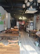 C9855位于昌吉市海棠小镇二期小区门口临街营业中加盟品牌餐