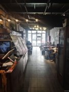 C9855位于昌吉市海棠小镇二期小区门口临街营业中加盟品牌餐