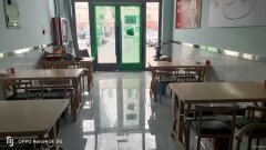 C9895位于奇台县阳光瑞景小区附近临街餐饮旺铺转让