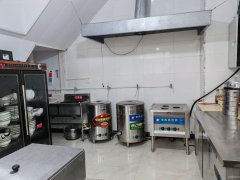 C9966阜康天山南街100平餐厅转让