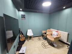 C10340跃进街沿街美发店转让