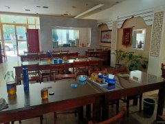 C10549位于奇台县健康西路如家酒店附近临街餐饮旺铺转让
