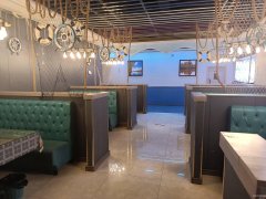 C10550位于五家渠市102团八一路临街餐饮旺铺转让