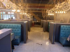C10550位于五家渠市102团八一路临街餐饮旺铺转让