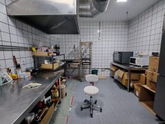 C11277米东南路交通厅小区67平烘焙店转让