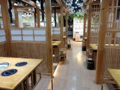 C11433位于五家渠水岸香居小区门口临街餐饮店转让