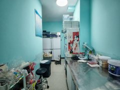 C11675长春路商流苑40平旺铺空转