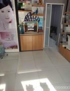 C11951位于五家渠市天山北路经营中美妆店转让