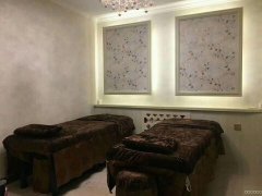 C11956青年路大型小区125平美容院转让