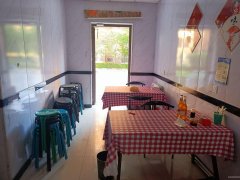 C11962位于迎宾北路航空嘉园小区附近餐饮店转让