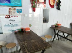 C12030位于昌吉市宁边西路经营中早餐店转让