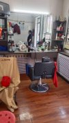 C12065昌吉长宁小区大门口美发店转让