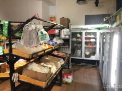 C12267商超转让 位于呼图壁县乌伊路水晶丽舍小区大门口