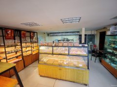 C12288蟠龙山庄出车口78平蛋糕店转让