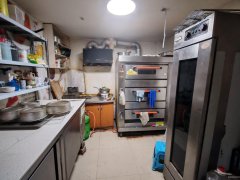 C12288蟠龙山庄出车口78平蛋糕店转让