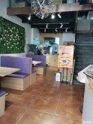 C12332位于昌吉市中山路天河婚恋广场内经营中快餐店转让