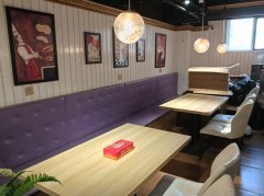 C12332位于昌吉市中山路天河婚恋广场内经营中快餐店转让