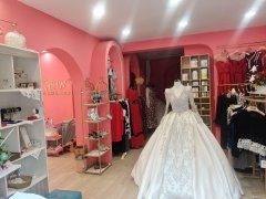 C12336昌吉市解放路临街营业中化妆服装店转让