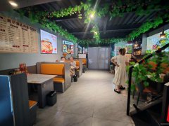 C12325八道湾南湖东路北六巷140平餐厅转让