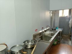 C12345位于昌吉市中山路金城维也纳东门临街餐饮店转让