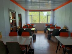 C12345位于昌吉市中山路金城维也纳东门临街餐饮店转让