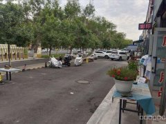 C12371位于昌吉市延安南路石油小区门口临街商铺出租