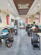 C12423西城街荣和城六期进出车口处营业中餐饮旺铺转让