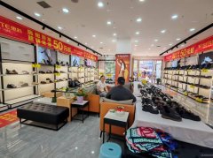 C12434阜康步行街天桥下150平旺铺出租