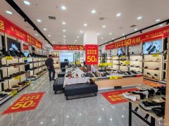 C12434阜康步行街天桥下150平旺铺出租