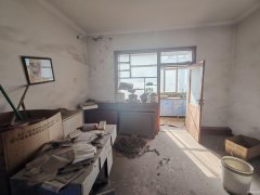 C12449呼图壁大丰镇卫生院对面300平旺铺出售