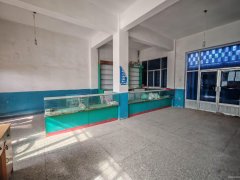 C12449呼图壁大丰镇卫生院对面300平旺铺出售