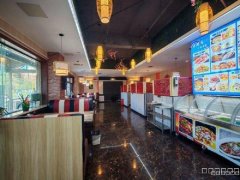 C12492位于乌市米东南路轻工学院对面餐饮店转让