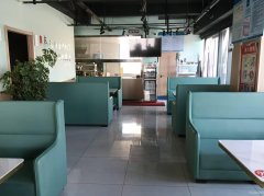 C12494位于五家渠市上海公馆门口餐饮店转让