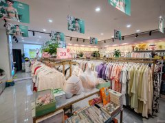 C12518呼图壁曙光商业广场85平内衣店转让