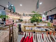 C12518呼图壁曙光商业广场85平内衣店转让
