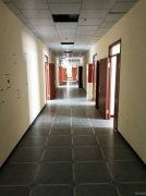 C12574位于吉木萨尔县广场北面二楼商铺出租