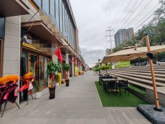 C12593天山区中湾街乐巴扎52平餐厅转让