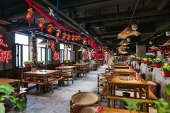 C12615库尔勒丝路小镇630平火锅店转让