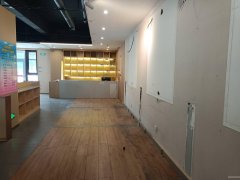 C12639位于阜康市滨河新居附近临街商铺出租