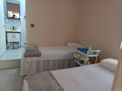 C12666位于阜康市水榭花都南门临街化妆品店转让