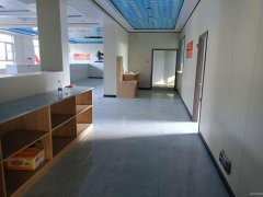 C12683位于吉木萨尔县万瑞天著东门临街门面出租