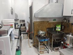 C12700昌吉市红旗西路和谐阳光水岸斜对面临街小吃店转让