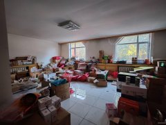 C12708阜康九运街政府对面160平旺铺出售