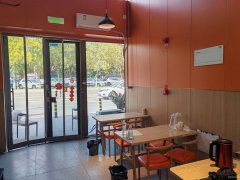 C12721喀什东路吾悦花园北门45平餐厅转让