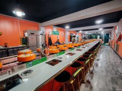 C12726粮校市场大门口150平转转火锅店转让