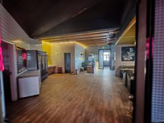 C12761阜康华星小区260平餐厅酒吧转让