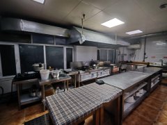 C12791阜康瑶池明珠西北角280平餐厅转让