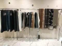 C12888位于昌吉市中山南路枫叶广场内女装店转让