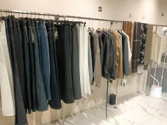 C12888位于昌吉市中山南路枫叶广场内女装店转让