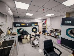 C12905吾悦花园城122平干洗店转